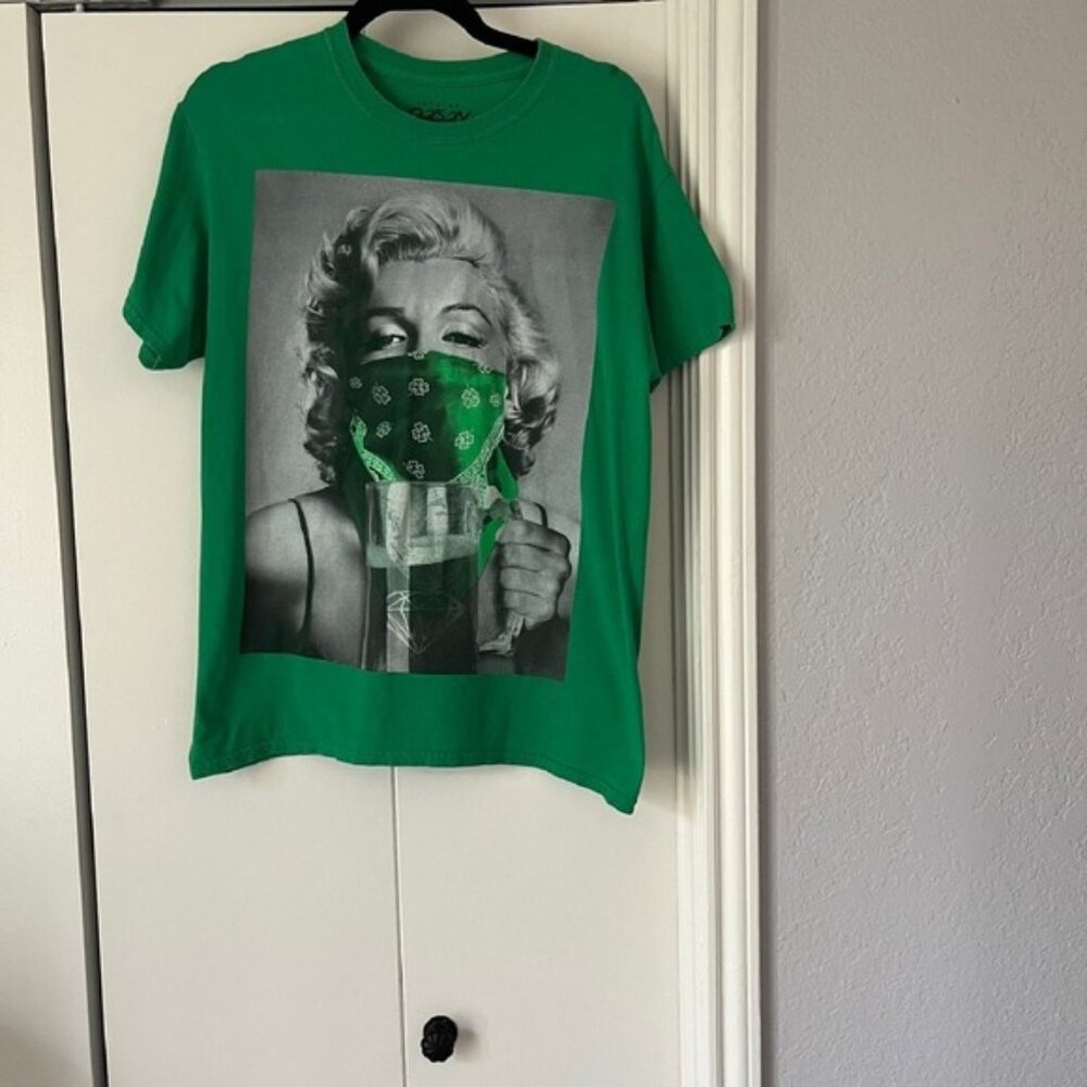 Popular Poison Marilyn Monroe St Patrick's Day Graphic T-Shirt Medium